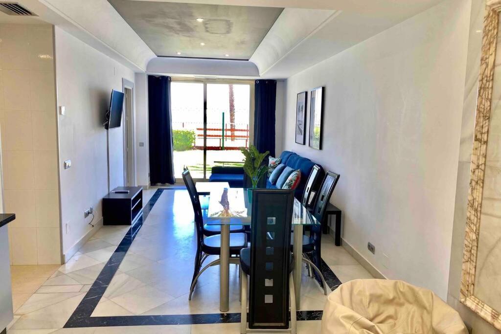 Apartment Frontline Sea In The Center Of Puerto Banus.2bedrooms -garden