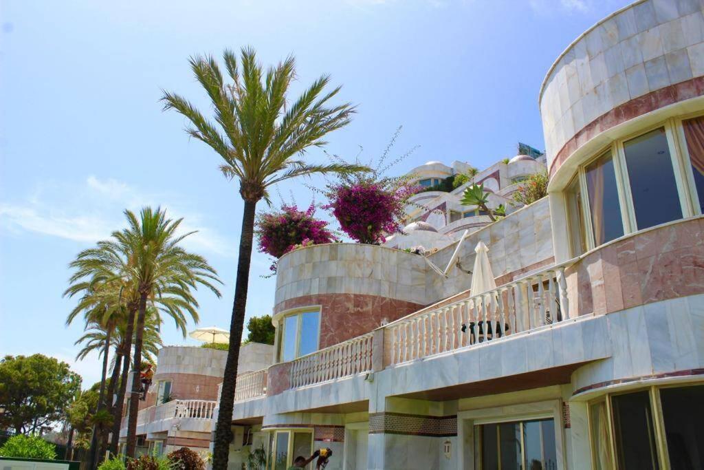 Apartment Frontline Sea In The Center Of Puerto Banus.2bedrooms -garden Marbella