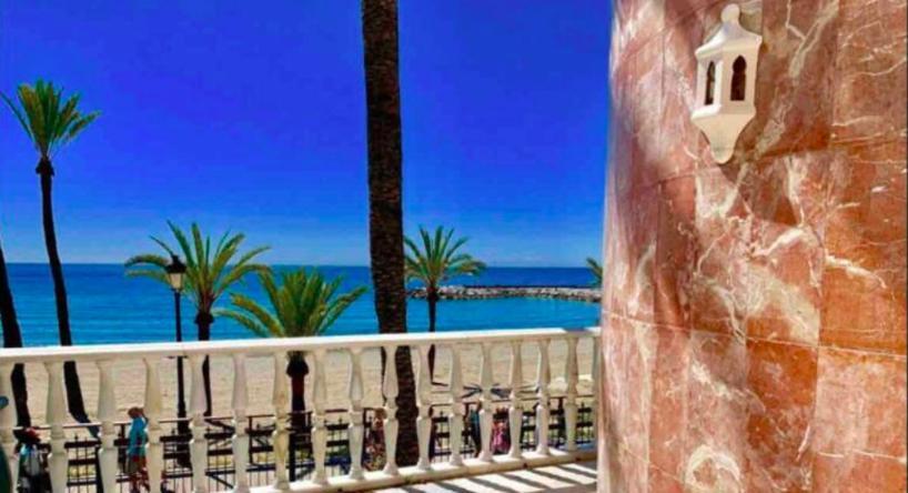 Frontline Sea In The Center Of Puerto Banus.2bedrooms -garden Apartment *