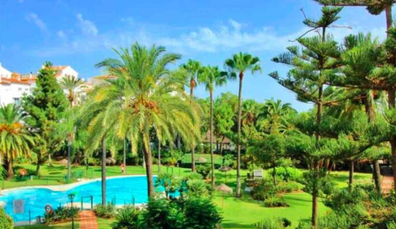Apartment Frontline Sea In The Center Of Puerto Banus.2bedrooms -garden *