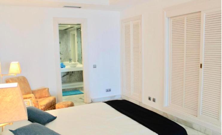 Frontline Sea In The Center Of Puerto Banus.2bedrooms -garden Apartment